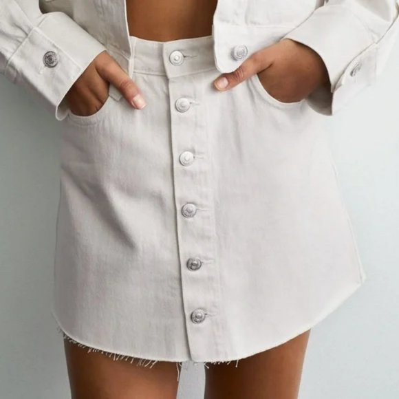 Zara Mini Front Buttoned Jean Skirt - Picture 1 of 8